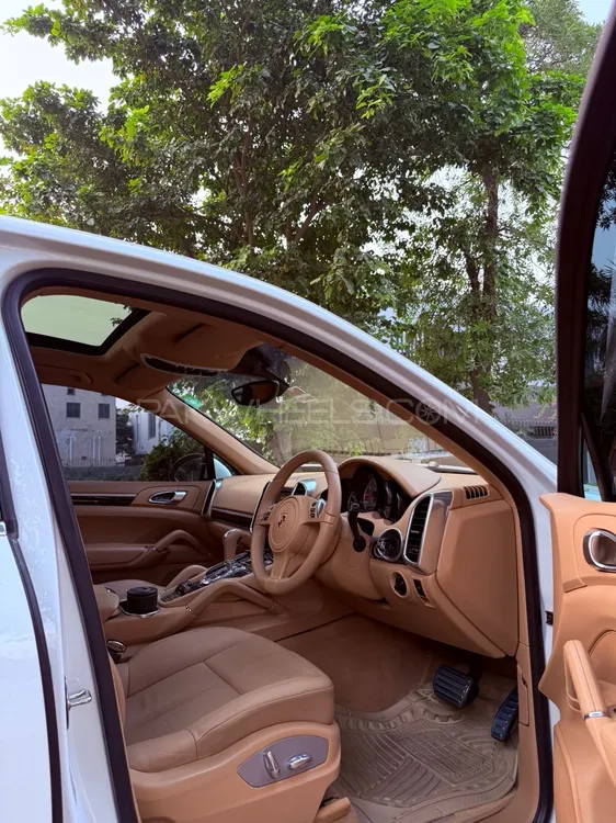 Porsche Cayenne 2013 for Sale in Lahore Porsche Cayenne 2013 for Sale in Lahore Image-16