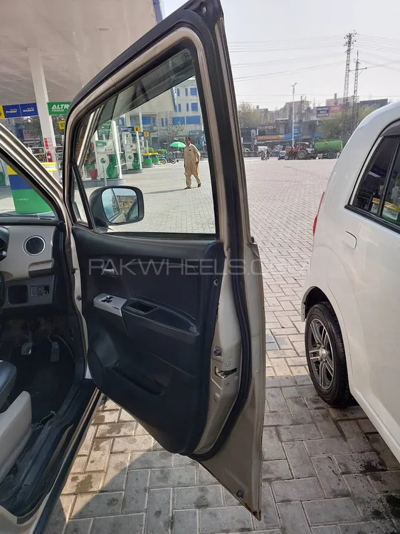 Suzuki Wagon R 2015 for Sale in Islamabad Suzuki Wagon R 2015 for Sale in Islamabad Image-14