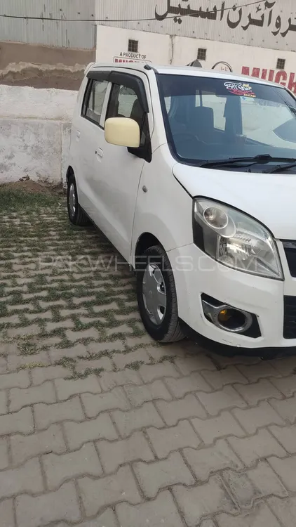 Suzuki Wagon R 2017 for Sale in Chakwal Suzuki Wagon R 2017 for Sale in Chakwal Image-3