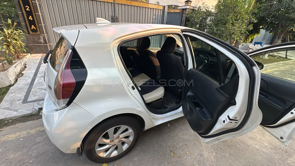 Toyota Aqua 2015 for Sale in Lahore Toyota Aqua 2015 for Sale in Lahore Image-6