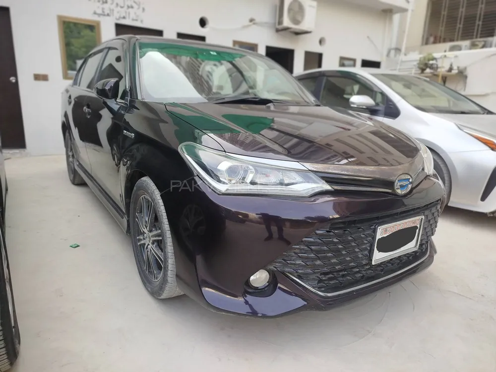 Toyota Corolla Axio 2017 for Sale in Karachi Image-1