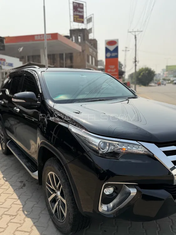 Toyota Fortuner 2017 for Sale in Lahore Image-1