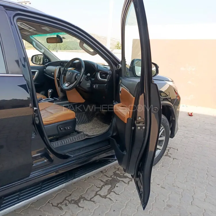 Toyota Fortuner 2020 for Sale in Islamabad Toyota Fortuner 2020 for Sale in Islamabad Image-8
