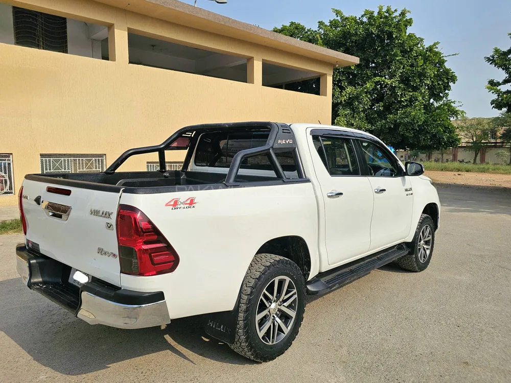Toyota Hilux 2017 for Sale in Islamabad Toyota Hilux 2017 for Sale in Islamabad Image-5
