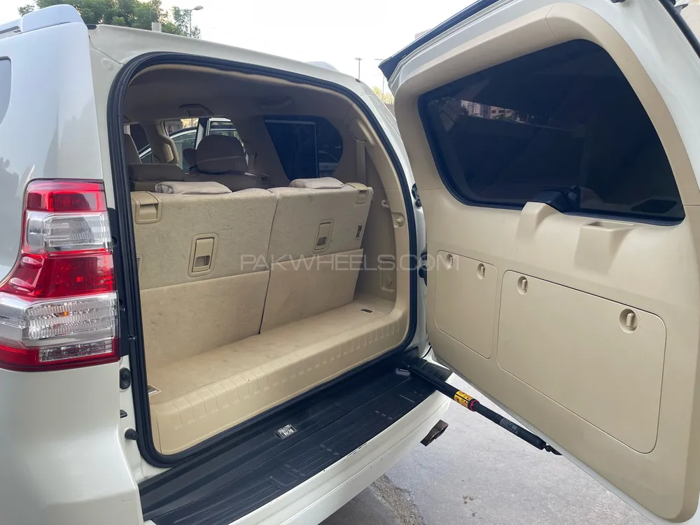 Toyota Prado 2016 for Sale in Karachi Toyota Prado 2016 for Sale in Karachi Image-11