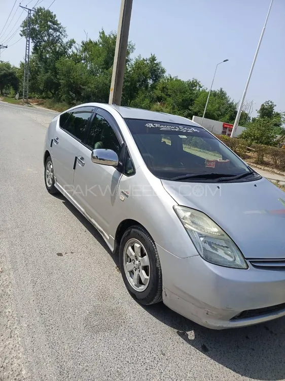 Toyota Prius 2010 for Sale in Islamabad Image-1