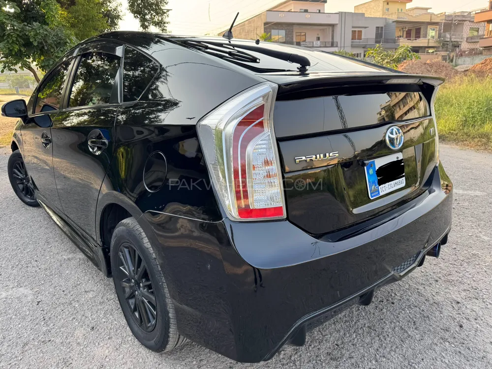Toyota Prius 2014 for Sale in Islamabad Toyota Prius 2014 for Sale in Islamabad Image-4
