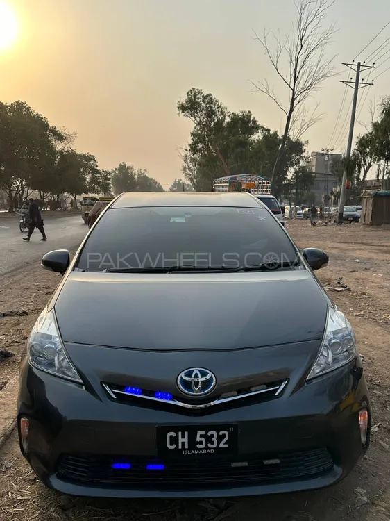 Toyota Prius Alpha 2011 for Sale in Peshawar Toyota Prius Alpha 2011 for Sale in Peshawar Image-1