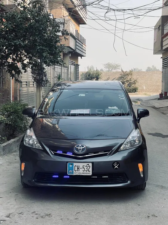 Toyota Prius Alpha 2011 for Sale in Peshawar Toyota Prius Alpha 2011 for Sale in Peshawar Image-8