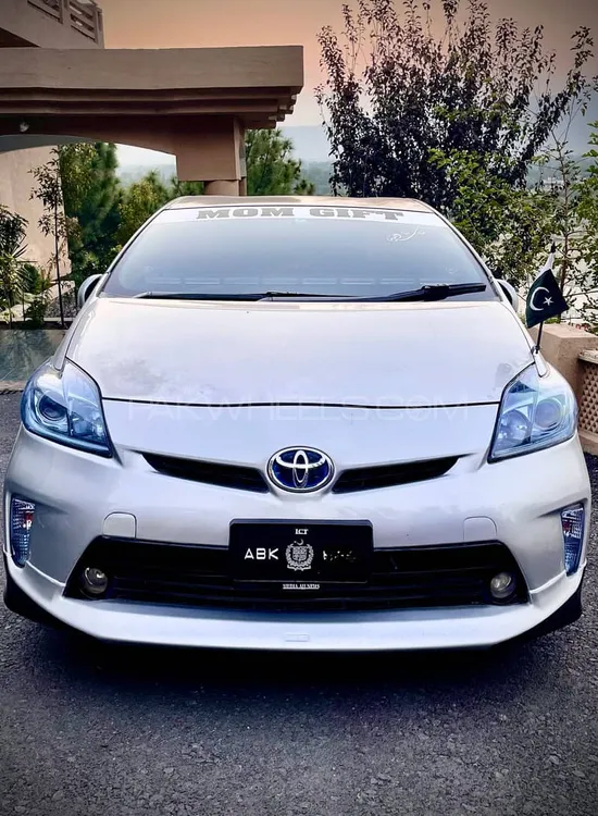 Toyota Prius 2013 for Sale in Peshawar Toyota Prius 2013 for Sale in Peshawar Image-7