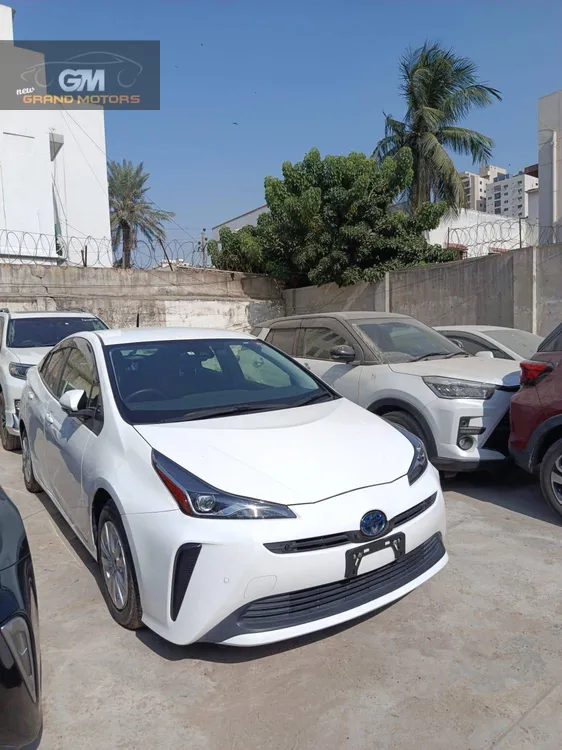 Toyota Prius 2021 for Sale in Karachi Image-1