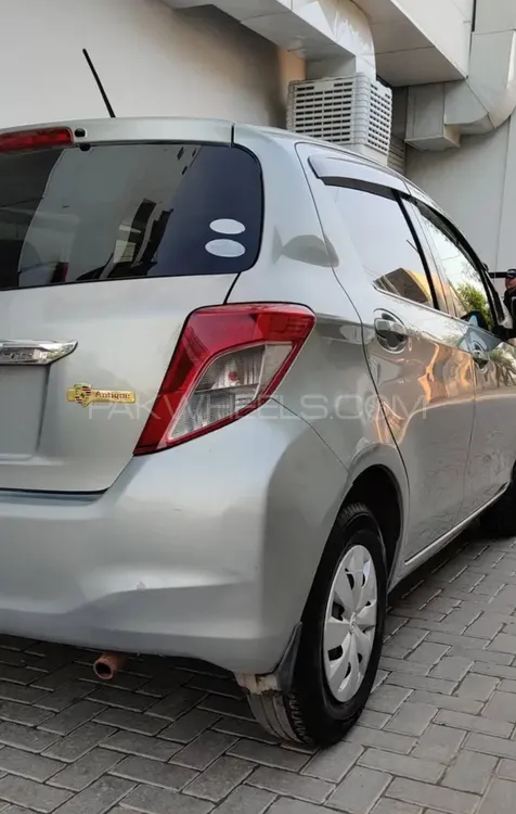 Toyota Vitz 2011 for Sale in Sahiwal Toyota Vitz 2011 for Sale in Sahiwal Image-3