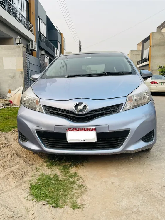 Toyota Vitz 2013 for Sale in Multan Image-1