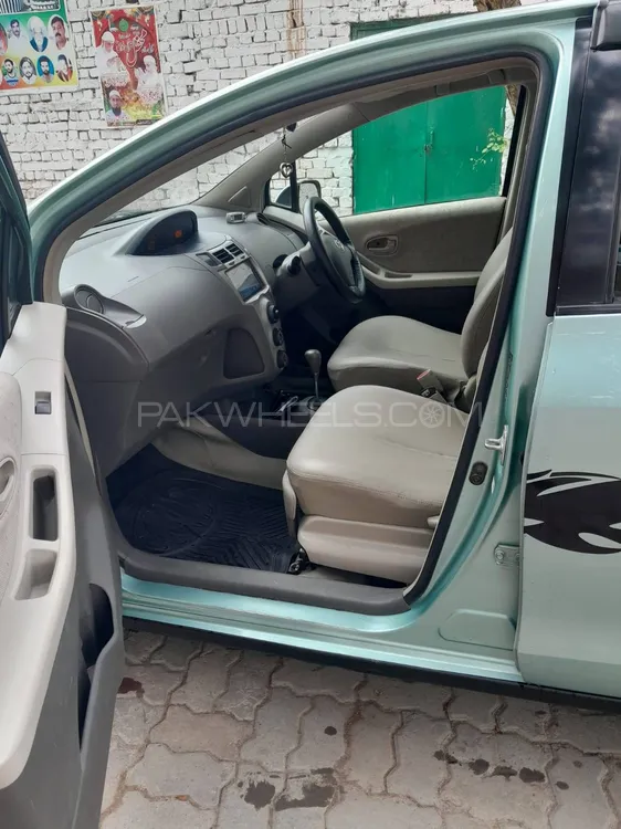 Toyota Vitz 2013 for Sale in Sialkot Toyota Vitz 2013 for Sale in Sialkot Image-13