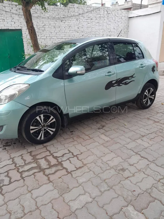 Toyota Vitz 2013 for Sale in Sialkot Toyota Vitz 2013 for Sale in Sialkot Image-16