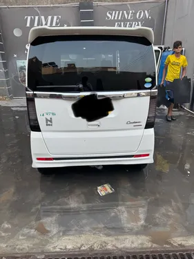 Honda N Box Custom 2016