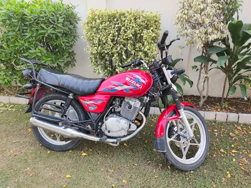 Suzuki GS 150 2021
