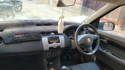 Suzuki Swift DLX 1.3 2012