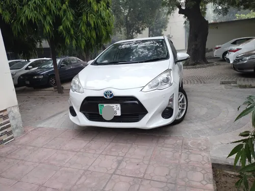 Toyota Aqua G LED Soft Leather Selection  2015