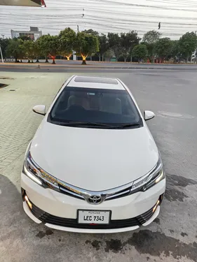 Toyota Corolla Altis Grande CVT-i 1.8 2018