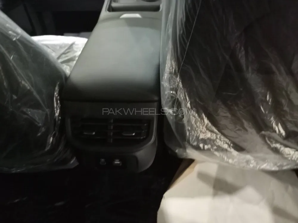 Haval H6 2025 for Sale in Lahore Haval H6 2025 for Sale in Lahore Image-9