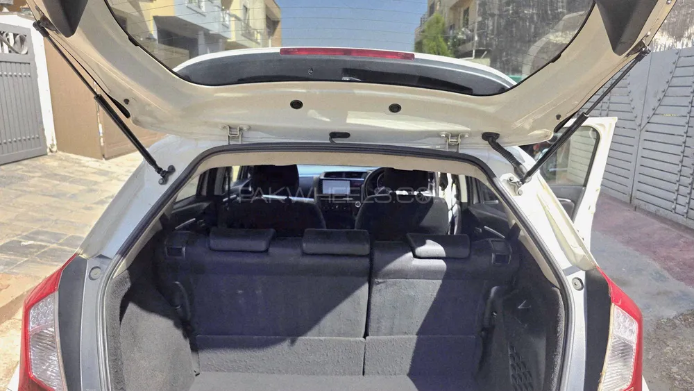 Honda Fit 2014 for Sale in Islamabad Honda Fit 2014 for Sale in Islamabad Image-17