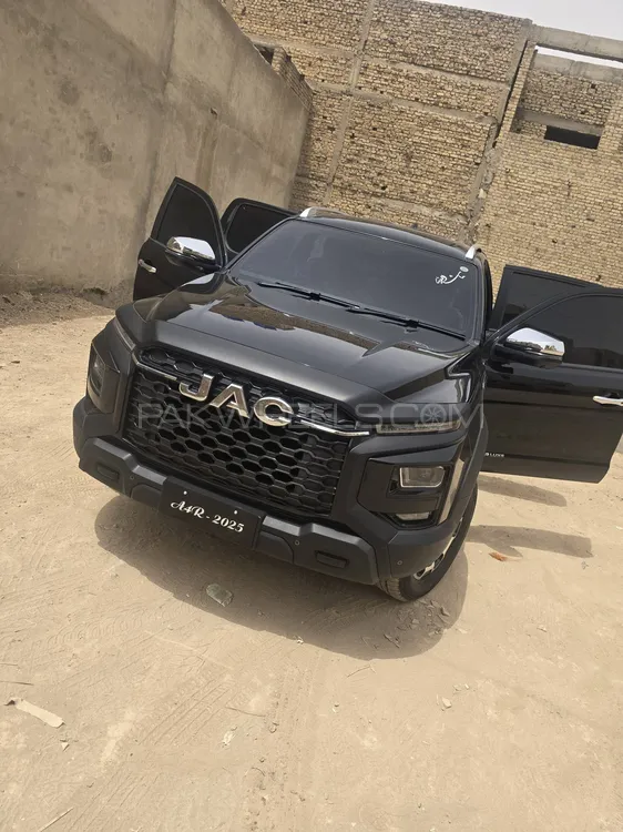 JAC T9 2025 for Sale in Quetta JAC T9 2025 for Sale in Quetta Image-1