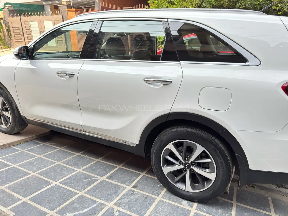 KIA Sorento 2023 for Sale in Lahore KIA Sorento 2023 for Sale in Lahore Image-17