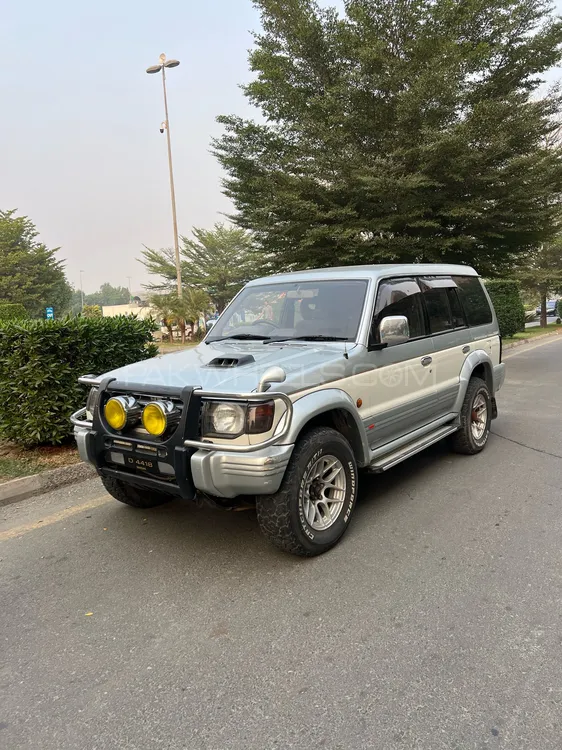 Mitsubishi Pajero 1993 for Sale in Lahore Mitsubishi Pajero 1993 for Sale in Lahore Image-2