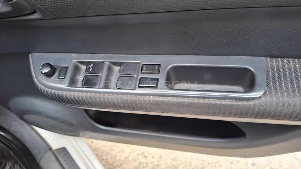 Suzuki Swift 2013 for Sale in Lahore Suzuki Swift 2013 for Sale in Lahore Image-17