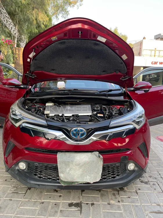 Toyota C-HR 2016 for Sale in Lahore Toyota C-HR 2016 for Sale in Lahore Image-3