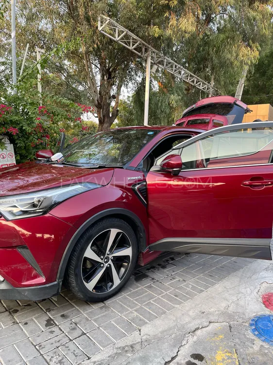Toyota C-HR 2016 for Sale in Lahore Toyota C-HR 2016 for Sale in Lahore Image-7