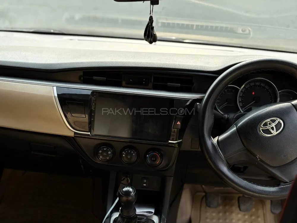 Toyota Corolla 2015 for Sale in Multan Toyota Corolla 2015 for Sale in Multan Image-3