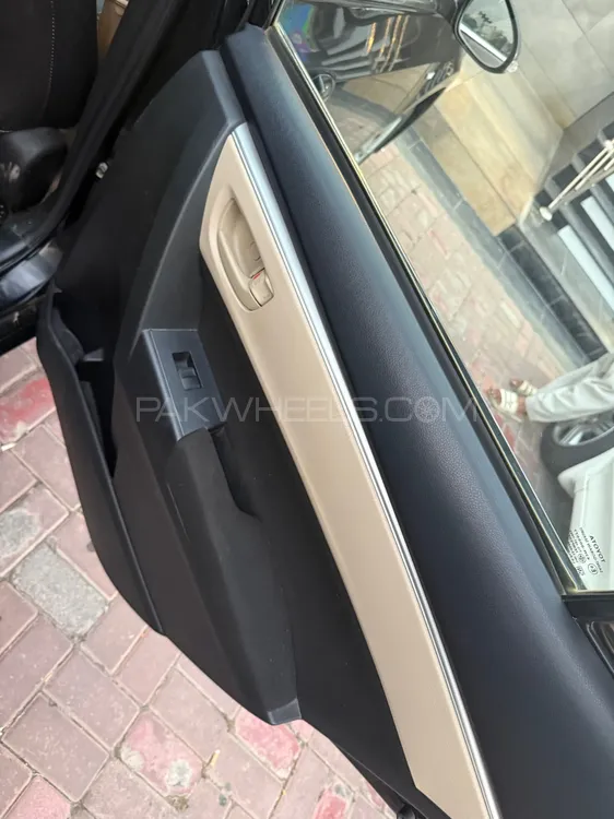 Toyota Corolla 2017 for Sale in Sialkot Toyota Corolla 2017 for Sale in Sialkot Image-4