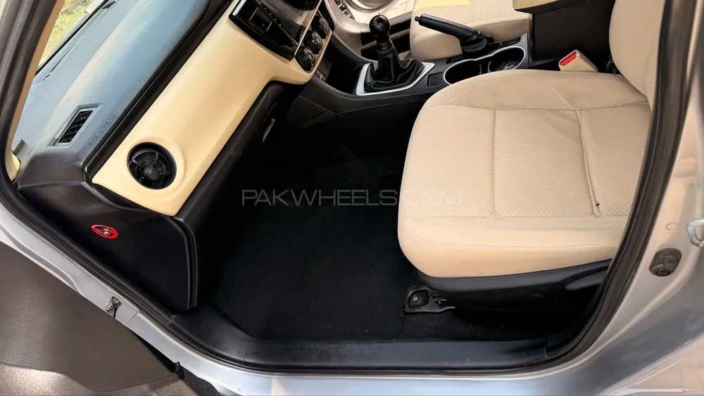 Toyota Corolla 2019 for Sale in Gujranwala Toyota Corolla 2019 for Sale in Gujranwala Image-6