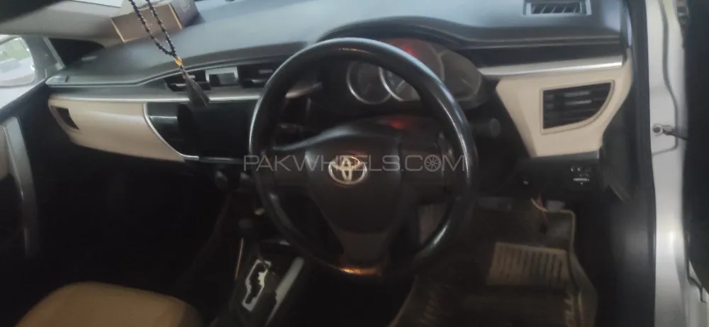 Toyota Corolla 2017 for Sale in Multan Toyota Corolla 2017 for Sale in Multan Image-3