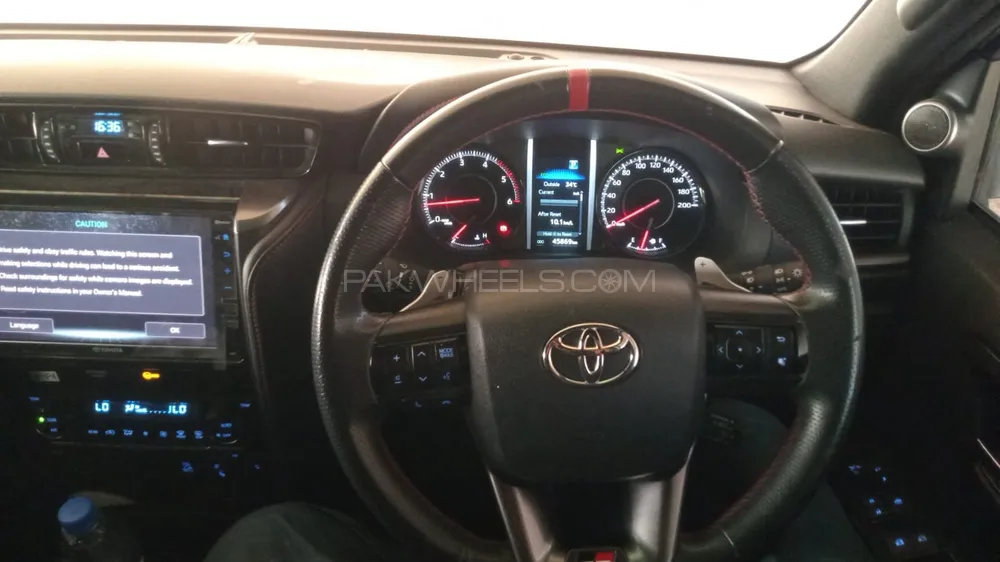 Toyota Fortuner 2024 for Sale in Karachi Toyota Fortuner 2024 for Sale in Karachi Image-3