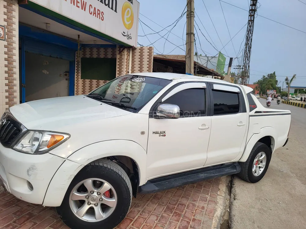 Toyota Hilux 2005 for Sale in Dera ismail khan Image-1