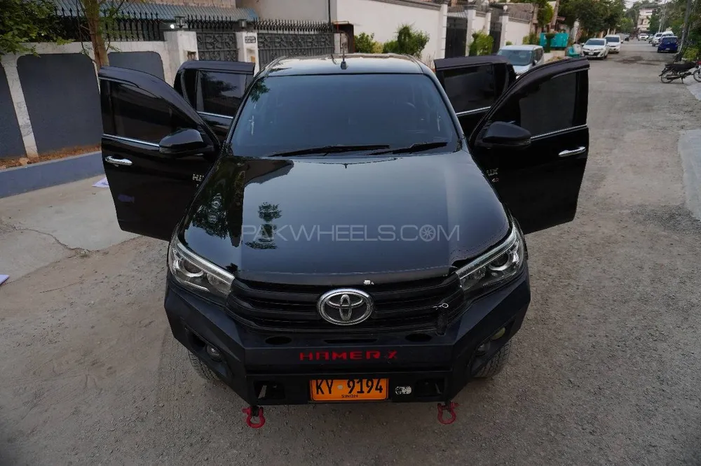 Toyota Hilux 2018 for Sale in Karachi Image-1