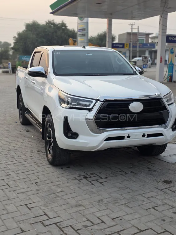 Toyota Hilux 2021 for Sale in Mian Wali Image-1