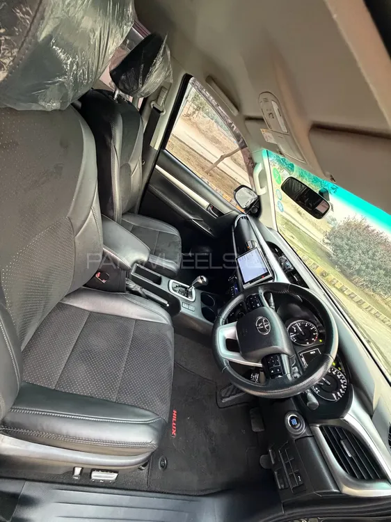 Toyota Hilux 2022 for Sale in Lahore Toyota Hilux 2022 for Sale in Lahore Image-9