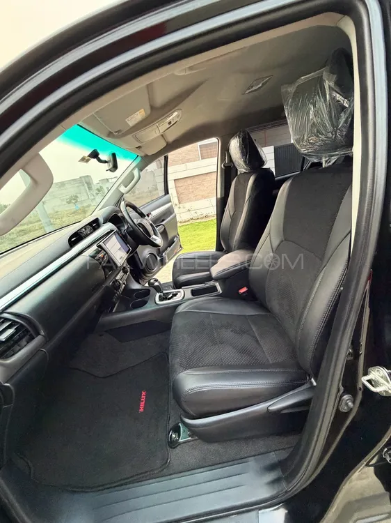 Toyota Hilux 2022 for Sale in Lahore Toyota Hilux 2022 for Sale in Lahore Image-10