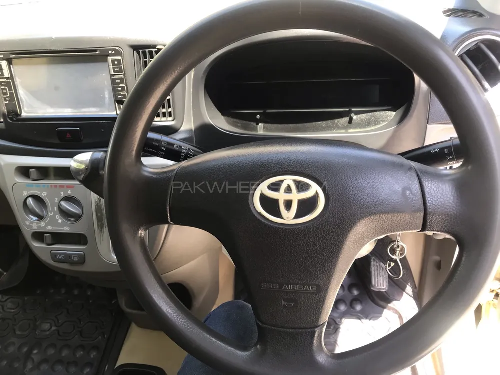 Toyota Pixis Epoch 2013 for Sale in Karachi Image-1