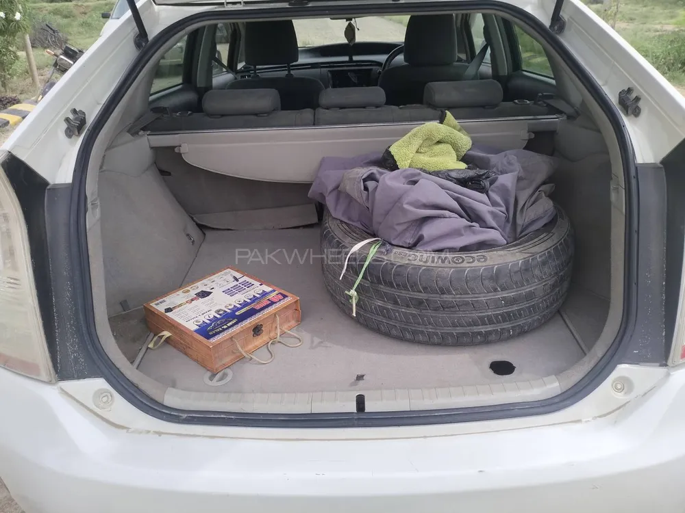 Toyota Prius 2011 for Sale in Karachi Toyota Prius 2011 for Sale in Karachi Image-14