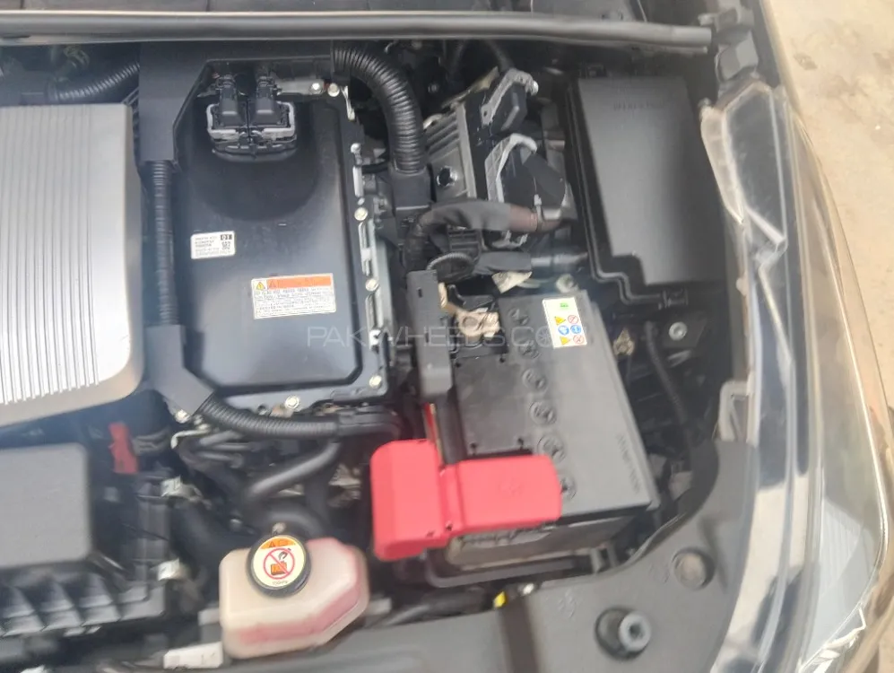 Toyota Prius 2020 for Sale in Lahore Toyota Prius 2020 for Sale in Lahore Image-5