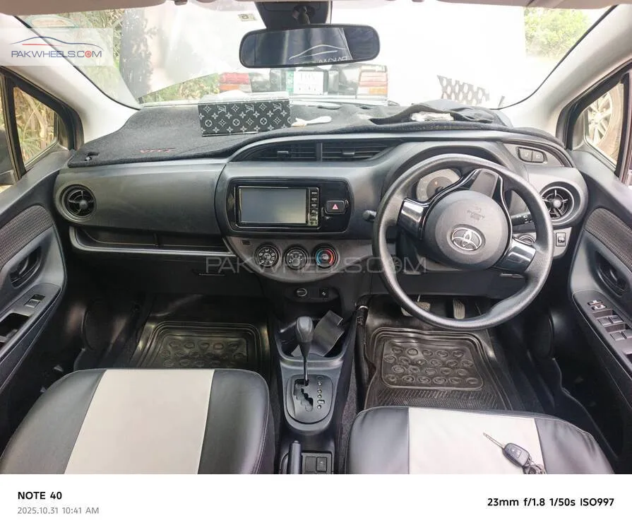 Toyota Vitz 2017 for Sale in Lahore Toyota Vitz 2017 for Sale in Lahore Image-9