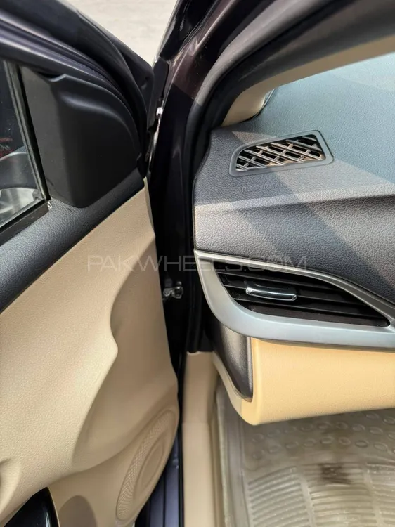 Toyota Yaris Sedan 2022 for Sale in Lahore Toyota Yaris Sedan 2022 for Sale in Lahore Image-11