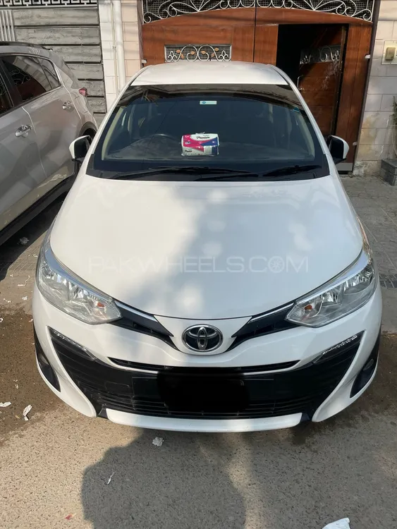 Toyota Yaris Sedan 2021 for Sale in Karachi Image-1