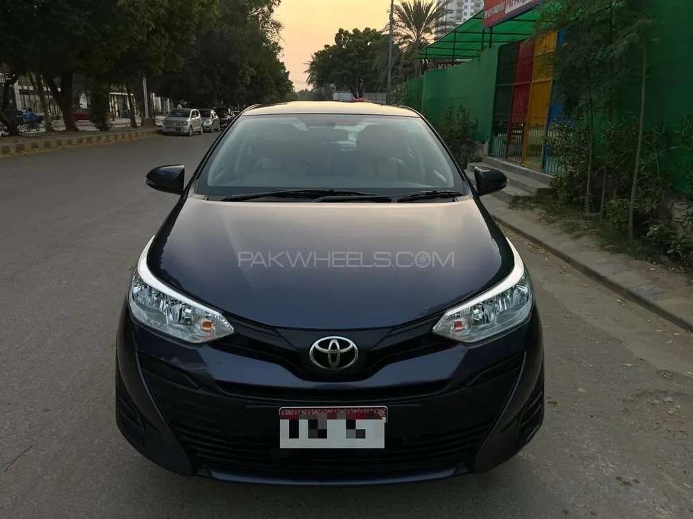 Toyota Yaris Sedan 2021 for Sale in Karachi Image-1