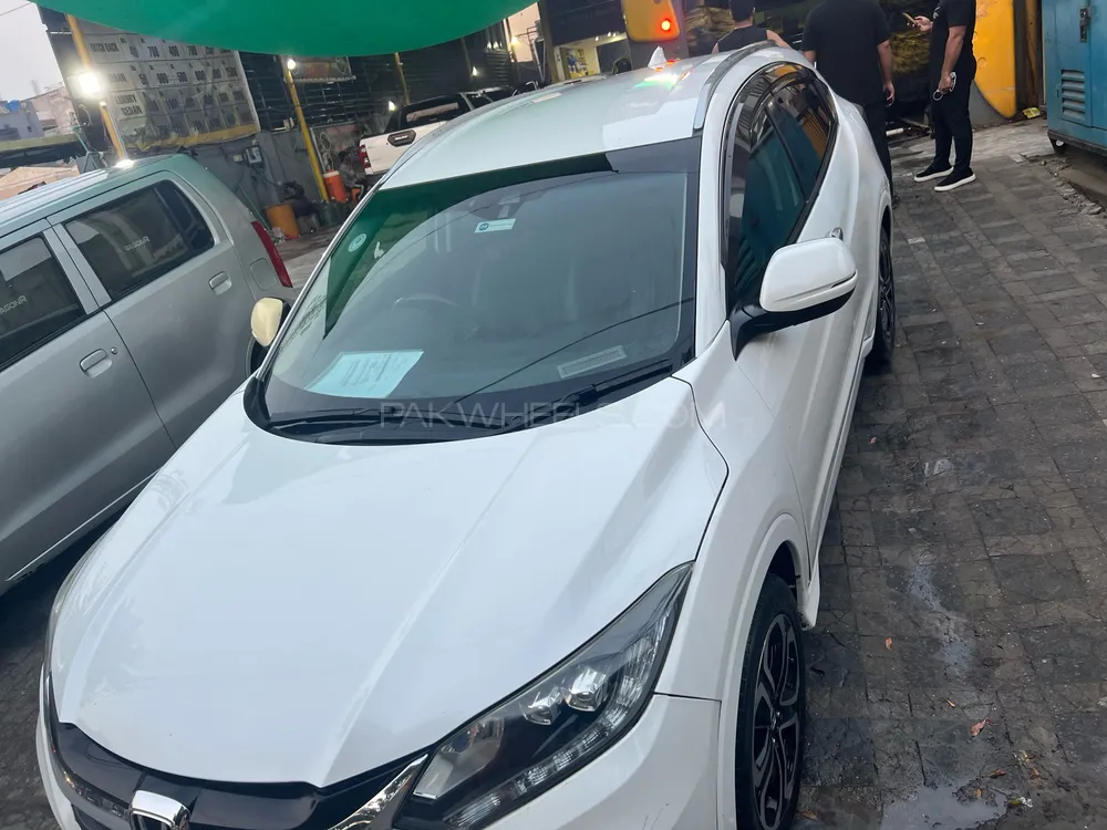 Honda Vezel 2015 for Sale in Lahore Image-1